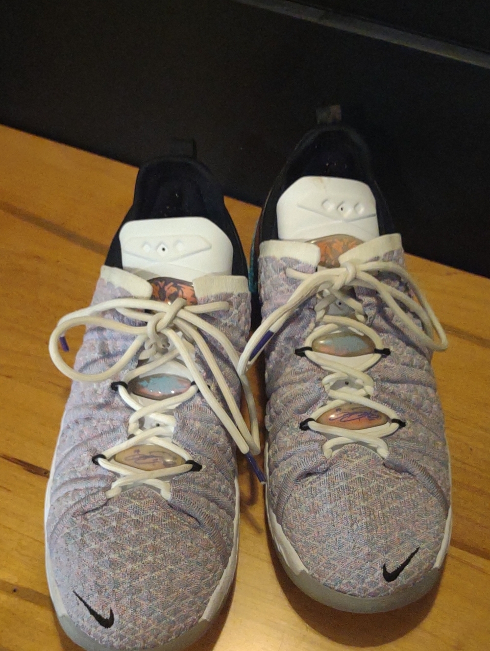 Nike Lebron 18 Graffiti purple Youth-mens 7/Women's 8.5 Basketball Shoe